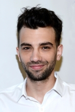 Jay Baruchel.jpg