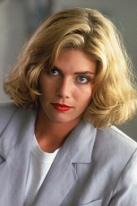 Kelly McGillis.jpg