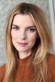 Betty Gilpin.jpg