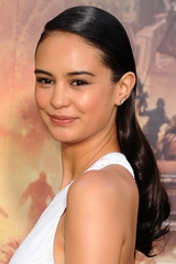 Courtney Eaton.jpg