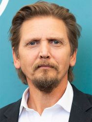 barry-pepper.jpg